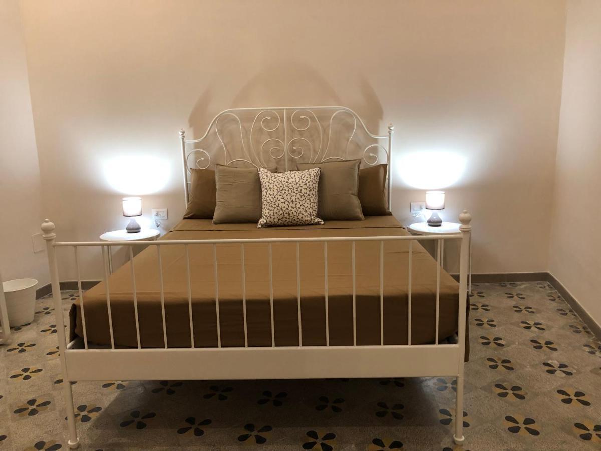 B&B Meliora Rooms 阿沃拉 外观 照片