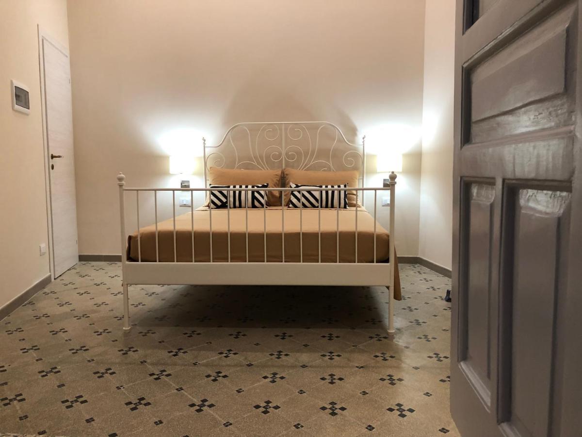 B&B Meliora Rooms 阿沃拉 外观 照片