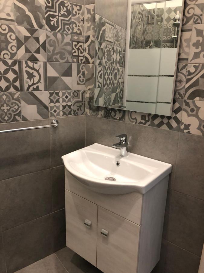 B&B Meliora Rooms 阿沃拉 外观 照片