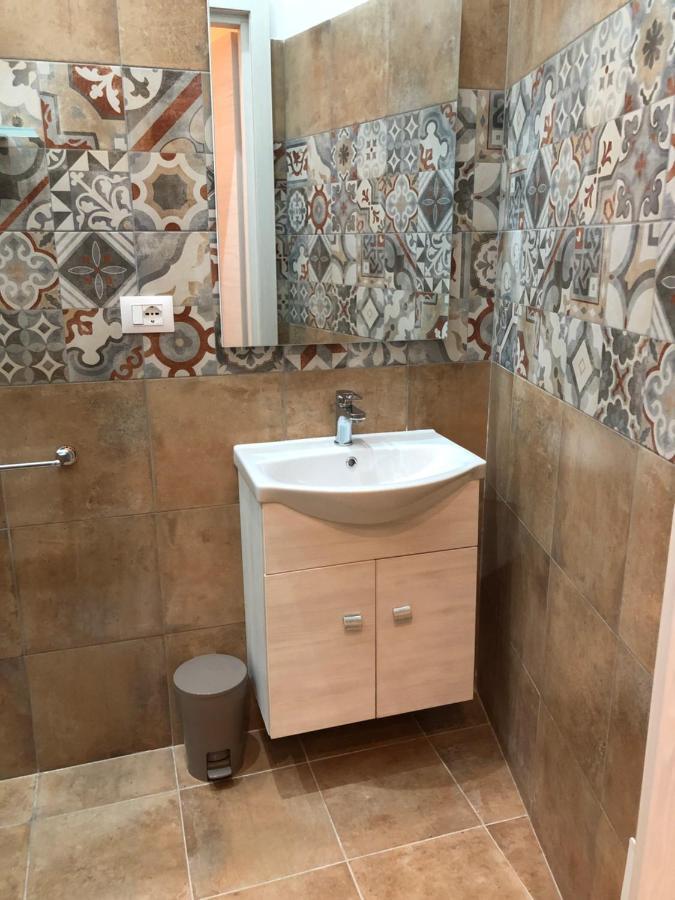 B&B Meliora Rooms 阿沃拉 外观 照片